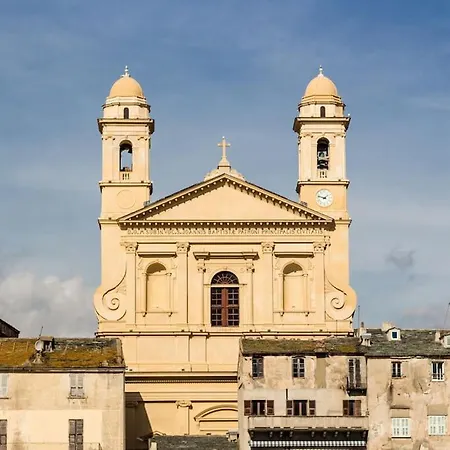 Pascal By Monarca Business And Holidays -