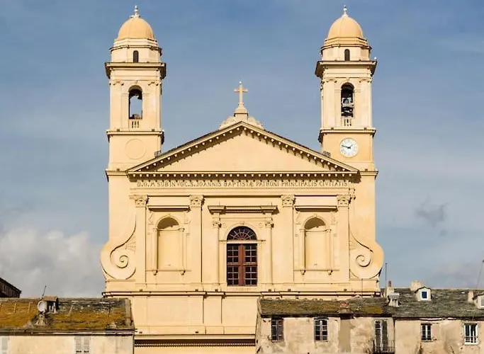 Pascal By Monarca Business And Holidays -